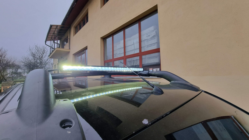 Montage Laderaumabdeckung Typ Abdeckung, Frontschutzbügel, Scheinwerfer auf Nissan Navada D40
