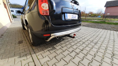 A hátsó lökhárító felszerelése a Dacia Duster 2013-ra