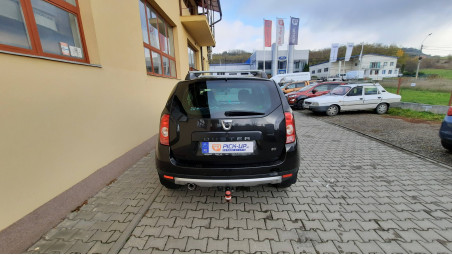 Rear bumper installed on Dacia Duster 2013