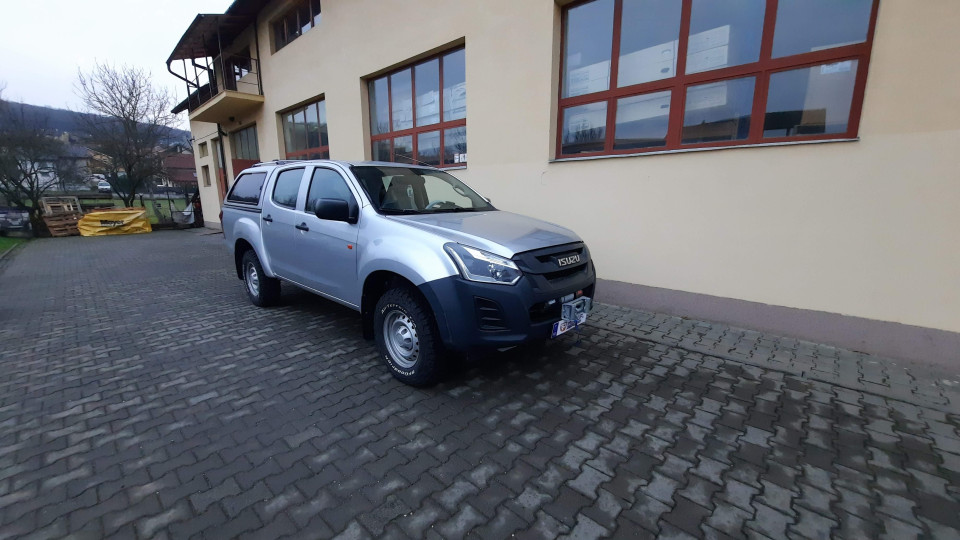 Montage Seilwindenhalterung und Seilwinde auf Isuzu D-Max 2017