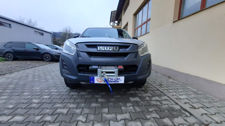 Montage Seilwindenhalterung und Seilwinde auf Isuzu D-Max 2017