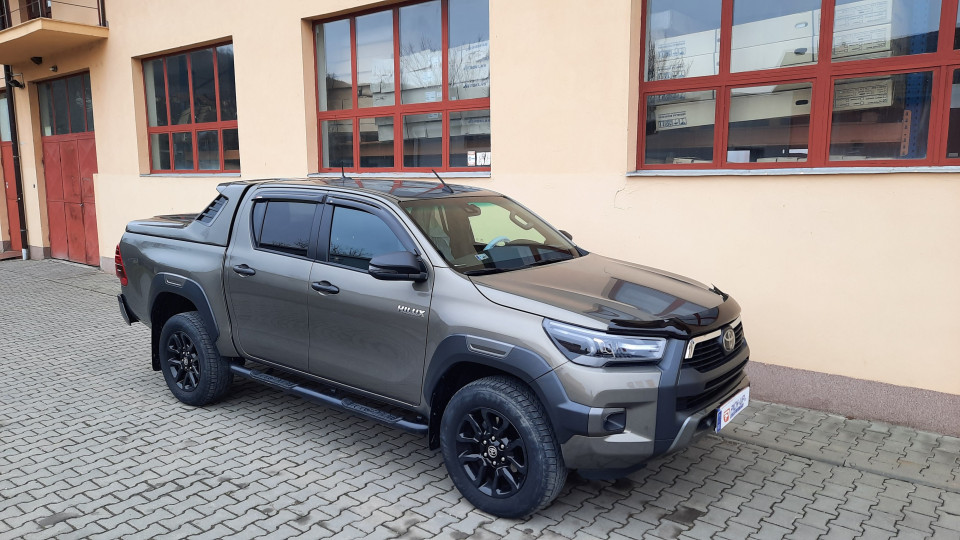 A fedél típusú zár felszerelése a Toyota Hilux 2023-ra