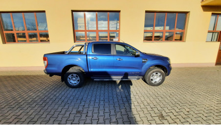 Tonneau cover installed on Ford Ranger 2019