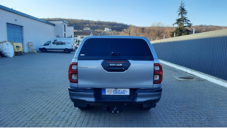 Canopy installed on Toyota Hilux 2019