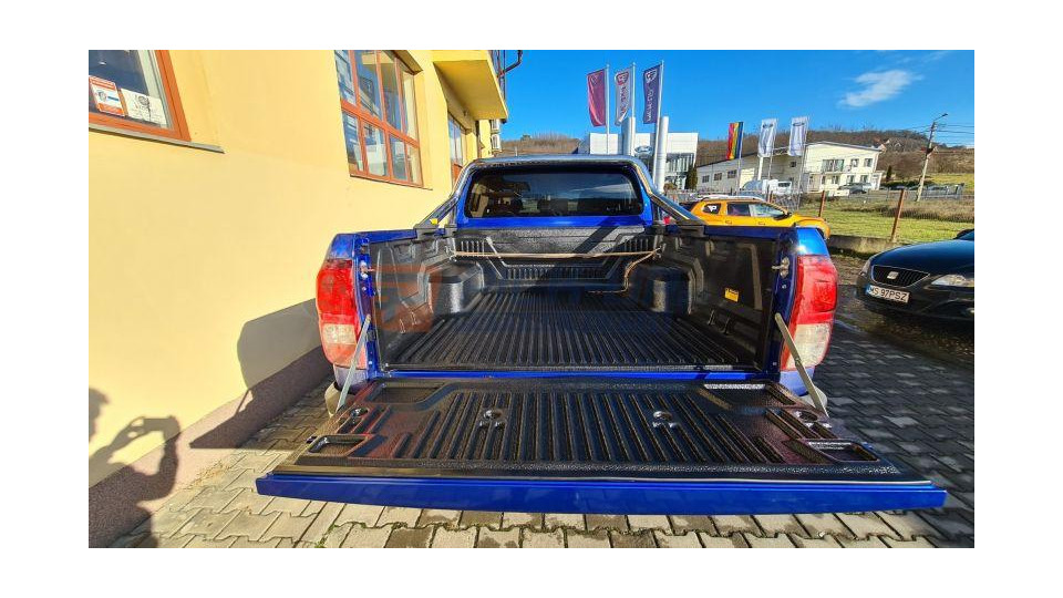 CAPITONAJ BENA AK DC UR TOYOTA HILUX 2015+