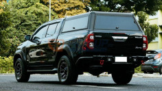 Keménytetős Toyota Hilux 2015-2025 TOU PU