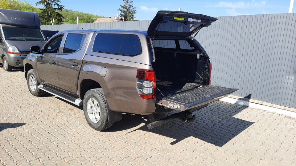 Montage hardtop auf Mitsubishi L200 2020