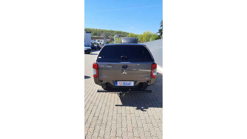 Montage hardtop auf Mitsubishi L200 2020