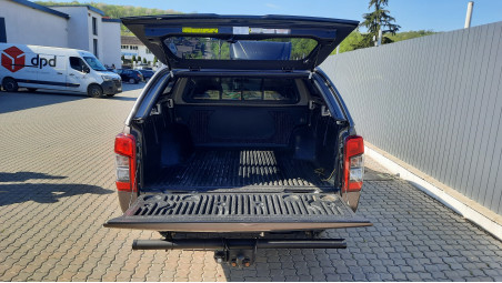 Canopy installed on Mitsubishi L200 2020
