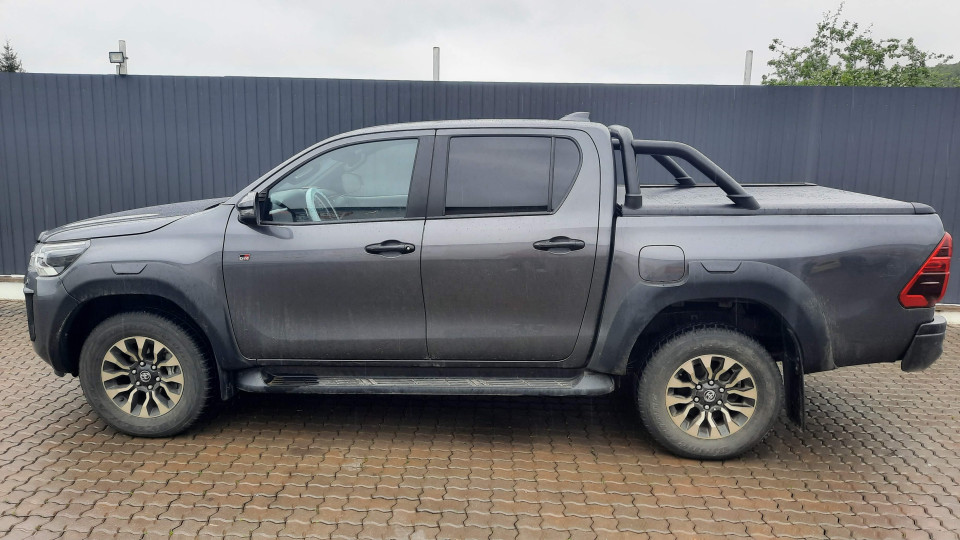 Roll Cover, rollbar installed on Toyota Hilux 2023
