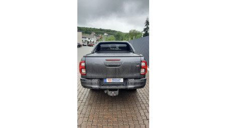 Bukócső és bukócső felszerelése a Toyota Hilux 2023-ra