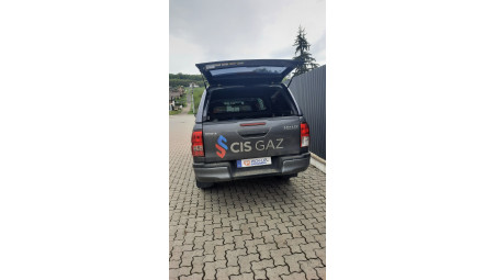 Canopy installed on Toyota Hilux 2023