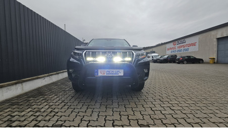 Montage Frontschutzbügel und Scheinwerfer auf Toyota L15 (150) Land Cruiser 2023