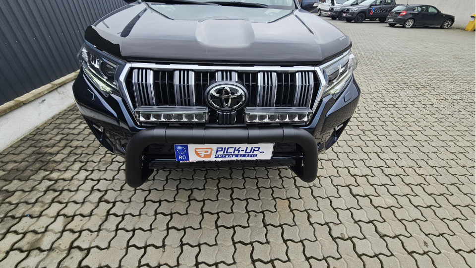 Montage Frontschutzbügel und Scheinwerfer auf Toyota L15 (150) Land Cruiser 2023