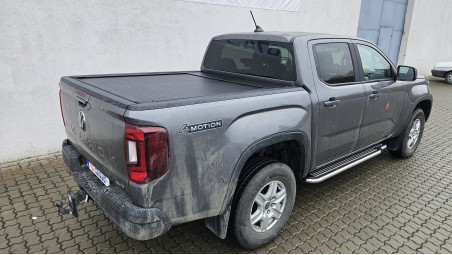 Montage Ladeflächenauskleidung, Ladeflächen-Rollo und Seitenschweller auf Volkswagen Amarok 2023