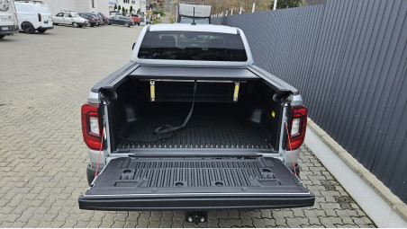 A bukócső és az oldalküszöb felszerelése a Volkswagen Amarok 2023-ra