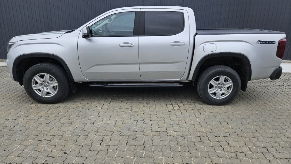 Montage Ladeflächen-Rollo und Seitenschweller auf Vollkswagen Amarok 2023