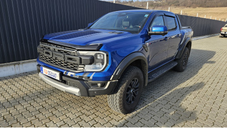 Ablakterelő és motorháztető felszerelése a Ford Ranger Raptor 2023-ra