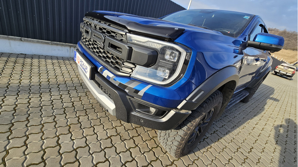 Montage Fenster-Windabweiser und Motorhaube auf Ford Ranger Raptor 2023