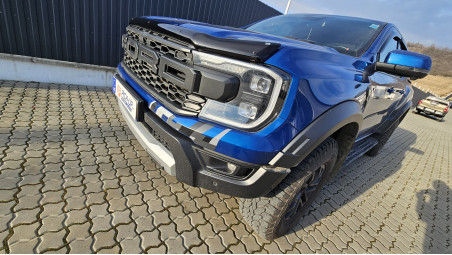 Montage Fenster-Windabweiser und Motorhaube auf Ford Ranger Raptor 2023