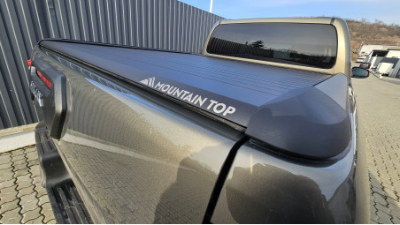 Montage Laderaum-Rollo auf Toyota Hilux 2021