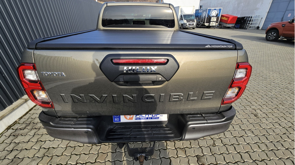 Roll Cover installed on Toyota Hilux 2021
