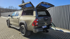 Canopy installed on Toyota Hilux 2022