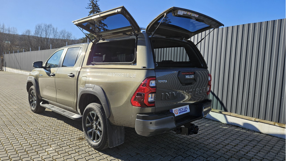 Keménytető / Felépítmény beszerelés a Toyota Hilux 2022-re