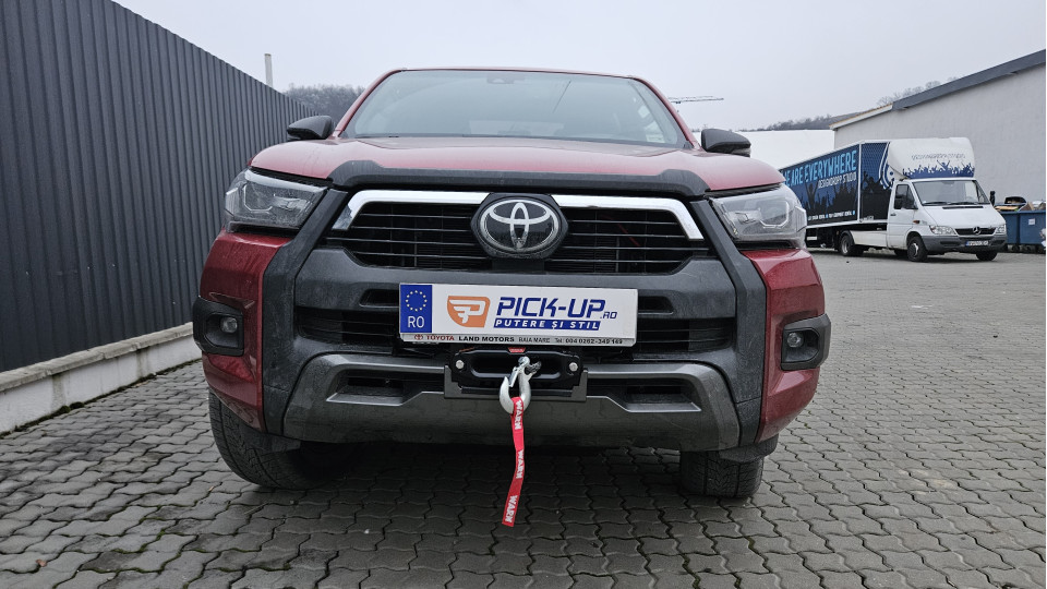 Montage Laderaumabdeckung Typ Abdeckung, Seilwinde und Seilwindenhalterung, Unterfahrschutz motor auf Toyota Hilux 2023