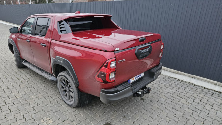 Montage Laderaumabdeckung Typ Abdeckung, Seilwinde und Seilwindenhalterung, Unterfahrschutz motor auf Toyota Hilux 2023