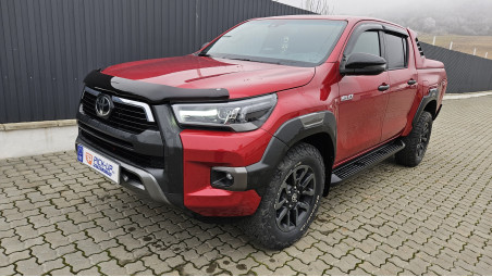 Montage Laderaumauskleidung, Fenster-Windabweiser und Laderaumabdeckung Typ Abdeckung auf Toyota Hilux 2023