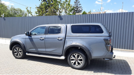 Montage hardtop auf Isuzu D-Max 2023