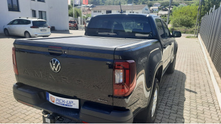 Montage Laderaumauskleidung und Rollo auf Volkswagen Amarok 2023