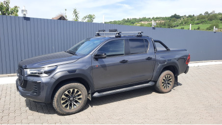Montage Set Querträger, Scheinwerfer auf Toyota Hilux 2023