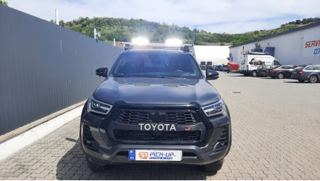 Montage Set Querträger, Scheinwerfer auf Toyota Hilux 2023