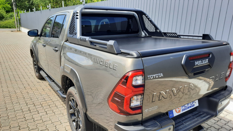 Roll Cover, rollbar installed on Toyota Hilux 2023