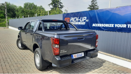 Montage Laderaum-Rollo und Überrollbügel auf Isuzu D-Max 2023