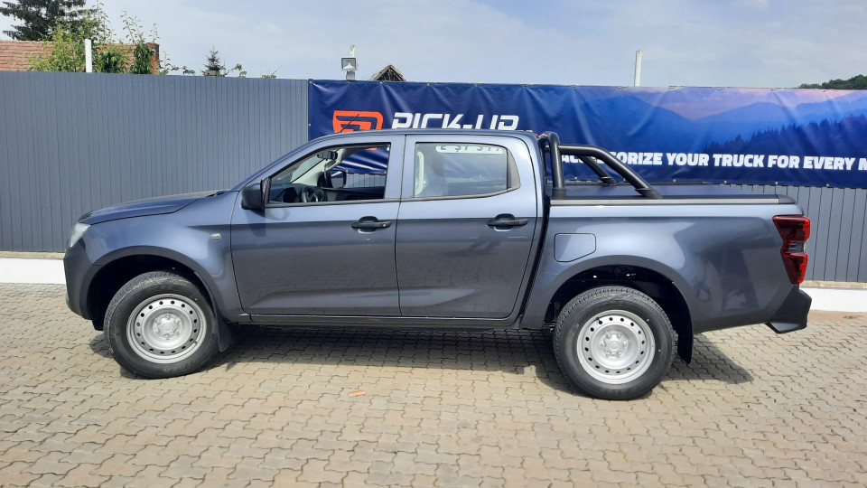 Roll Cover, rollbar installed on Isuzu D-Max 2023
