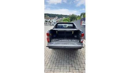 Montage Laderaum-Rollo und Überrollbügel auf Isuzu D-Max 2023