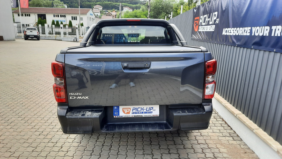 Montage Laderaum-Rollo und Überrollbügel auf Isuzu D-Max 2023