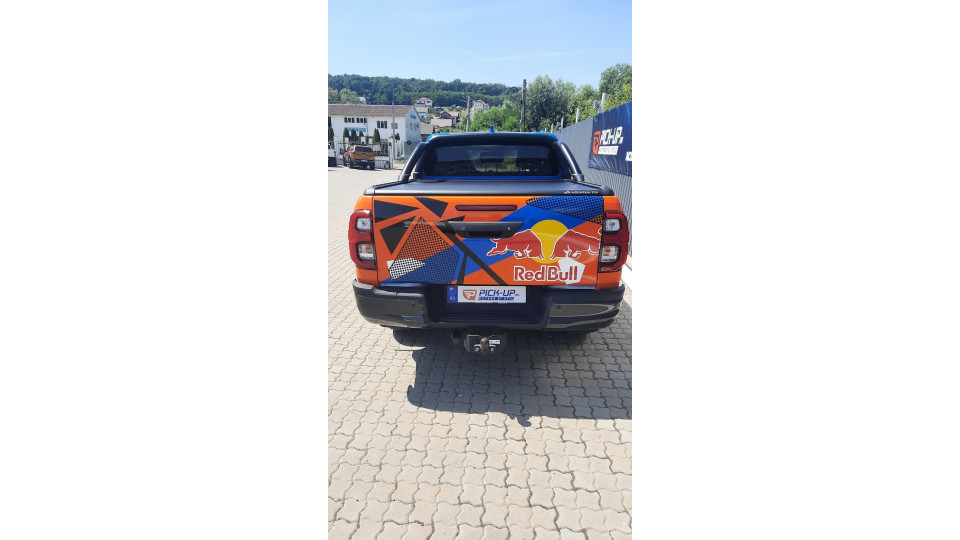 Roll cover, rollbar installed on Toyota Hilux 2020