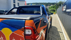 Bukócső és bukócső felszerelése a Toyota Hilux 2020-ra 2