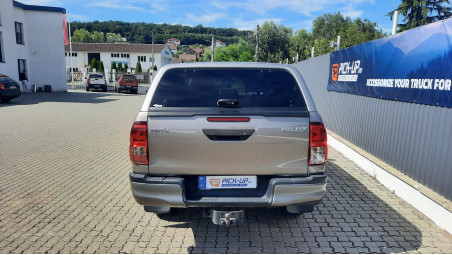 2019-es Toyota Hilux keménytetős szerelvény
