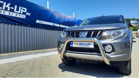 Keménytető és bullbar felszerelése Mitsubishi L200 2016-ra
