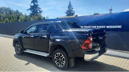 Montage Laderaumabdeckung (Klapp-Typ) auf Toyota Hilux 2021