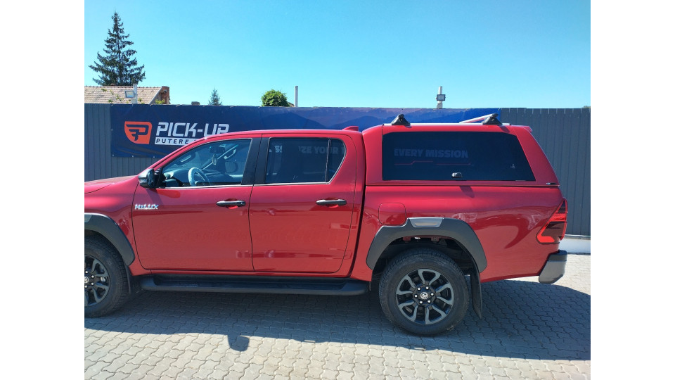 Canopy, bed liner installed on Toyota Hilux 2020