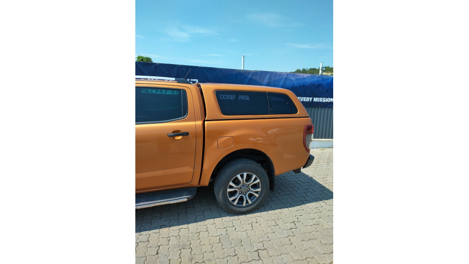 Canopy installed on Ford Ranger 2016