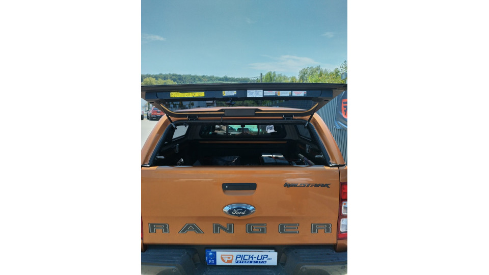 Canopy installed on Ford Ranger 2016