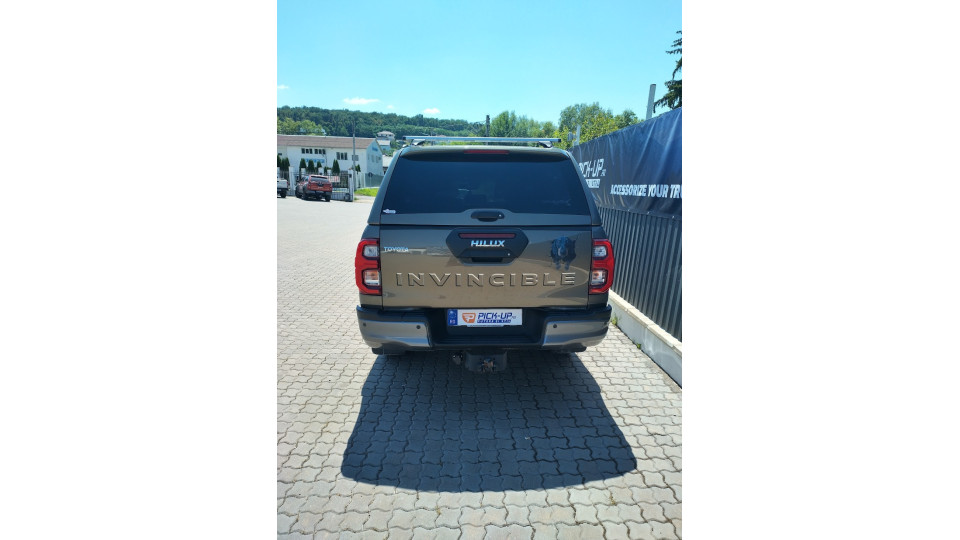Montage hardtop auf Toyota Hilux 2020