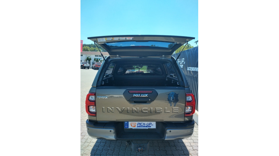 Montage hardtop auf Toyota Hilux 2020